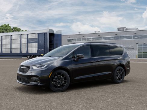 New 2026 Chrysler Pacifica Select image 4