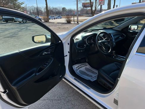 Used 2016 Chevrolet Malibu Premier w/ Driver Confidence Package image 9