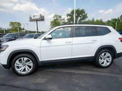 Used 2023 Volkswagen Atlas SE w/ Panoramic Sunroof Package AWD/4WD image 3