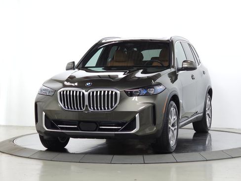Used 2026 BMW X5 xDrive40i w/ Premium Package AWD/4WD image 3