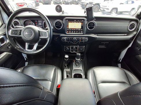 Used 2022 Jeep Gladiator Overland w/ Popular Equipment Package AWD/4WD image 10