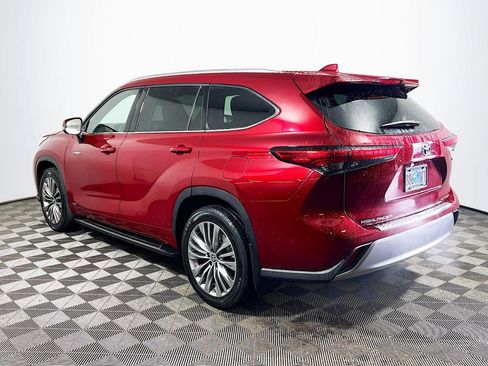Used 2021 Toyota Highlander Platinum AWD/4WD image 6