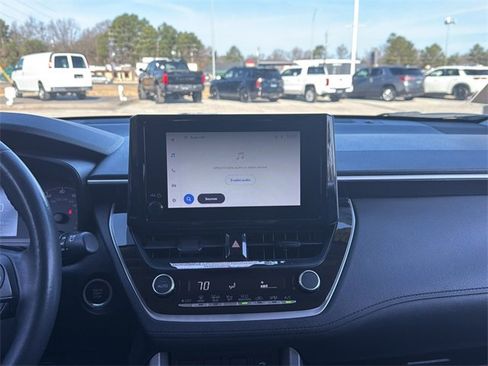 Certified 2023 Toyota Corolla Cross LE image 17