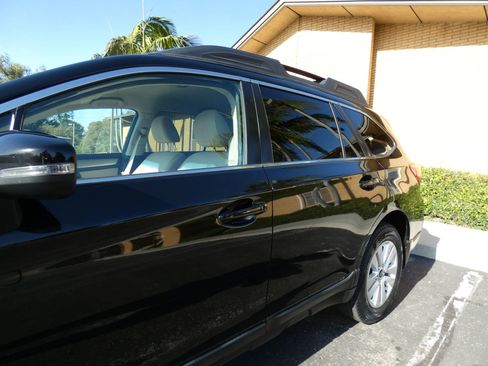 Used 2019 Subaru Outback 2.5i Premium image 13