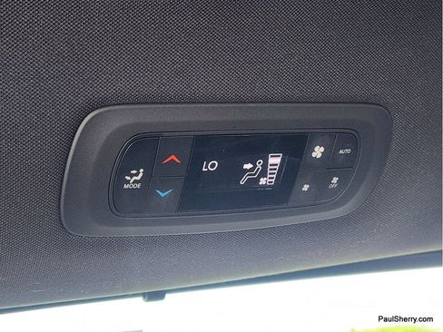 Used 2025 Chrysler Pacifica Select FWD image 49