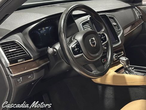Used 2019 Volvo XC90 T6 Momentum image 16