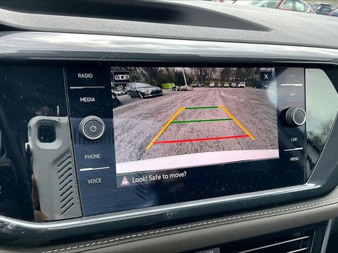 Used 2023 Volkswagen Taos SEL image 27