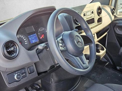 Used 2023 Mercedes-Benz Sprinter 2500 image 10