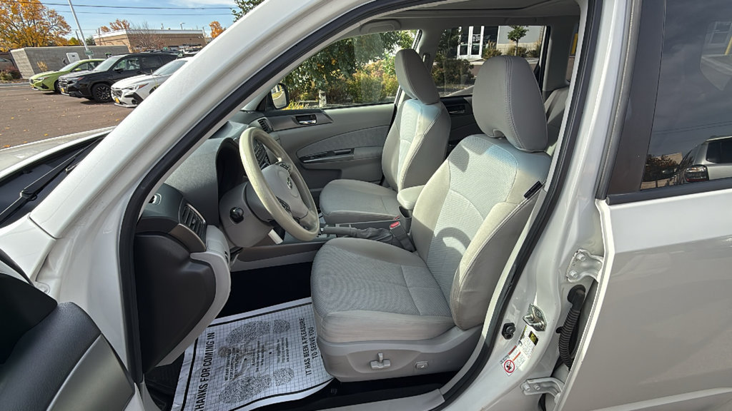 Used 2013 Subaru Forester 2.5X Premium AWD/4WD image 29