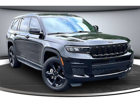 Certified 2024 Jeep Grand Cherokee L Altitude AWD/4WD image 15