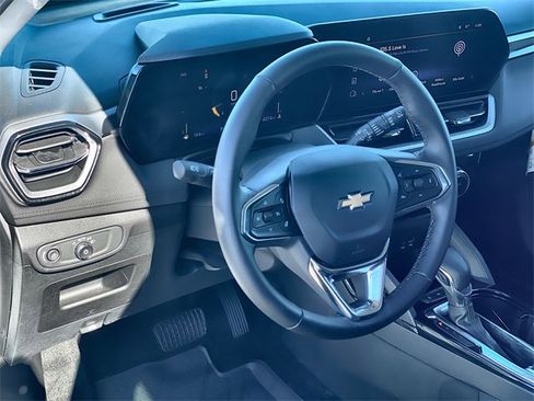 Certified 2025 Chevrolet TrailBlazer LT w/ Convenience Package image 10