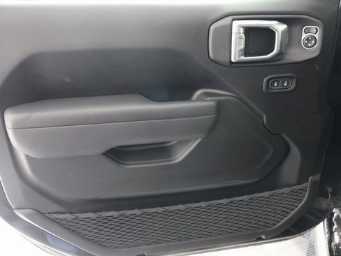 Used 2025 Jeep Wrangler Willys image 24