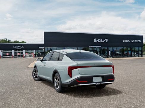 New 2026 Kia K4 FWD image 4