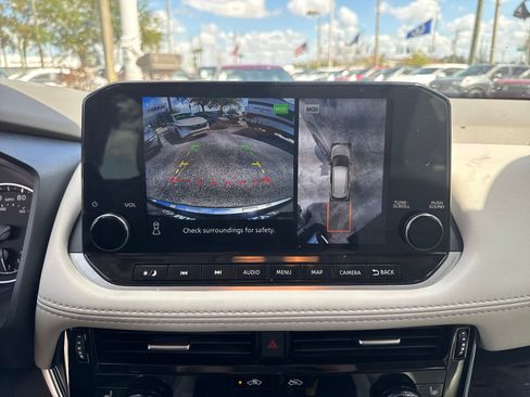 Certified 2023 Nissan Rogue SL w/ SL Premium Package image 21