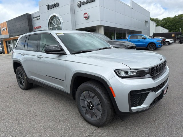 New 2026 Jeep Grand Cherokee Altitude AWD/4WD image 1