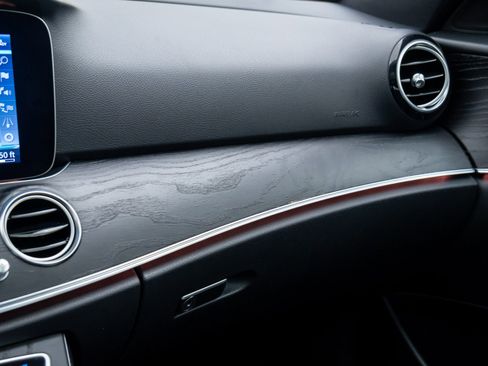 Used 2019 Mercedes-Benz E 300 E 300 image 30