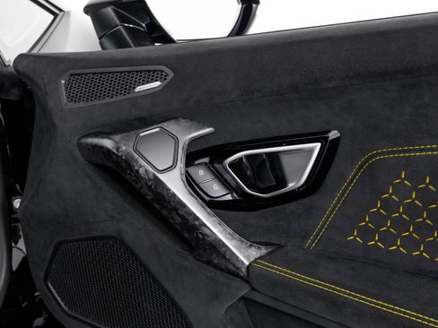 Used 2018 Lamborghini Huracan Performante image 41