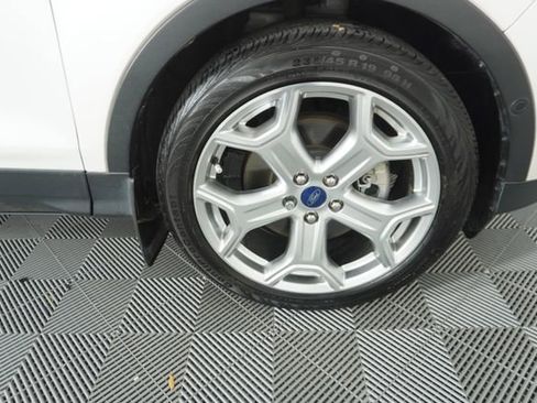 Used 2019 Ford Escape Titanium image 15