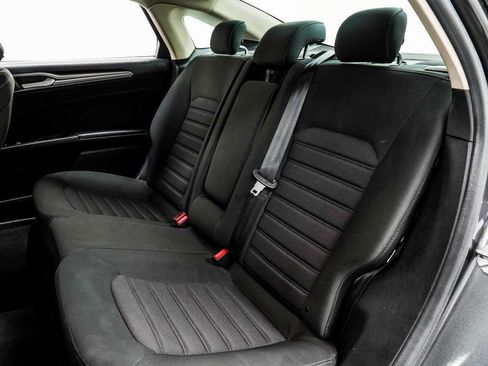 Used 2019 Ford Fusion SE image 38