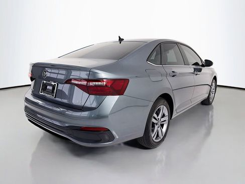 Used 2023 Volkswagen Jetta SE FWD image 7