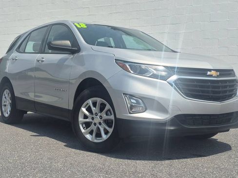 Used 2018 Chevrolet Equinox LS AWD/4WD image 2