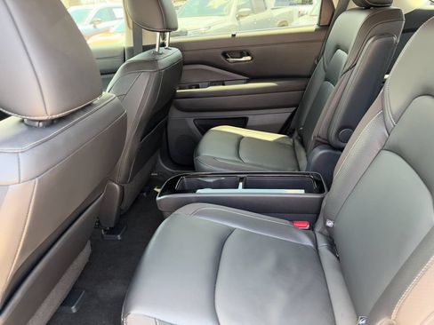 Certified 2023 Nissan Pathfinder SL w/ SL Premium Package FWD image 25