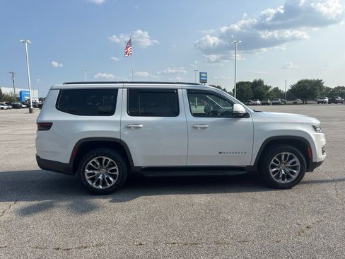 Used 2022 Jeep Wagoneer Series I AWD/4WD image 3
