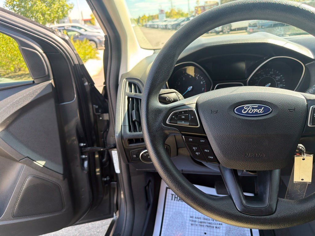 Used 2018 Ford Focus SE FWD image 26