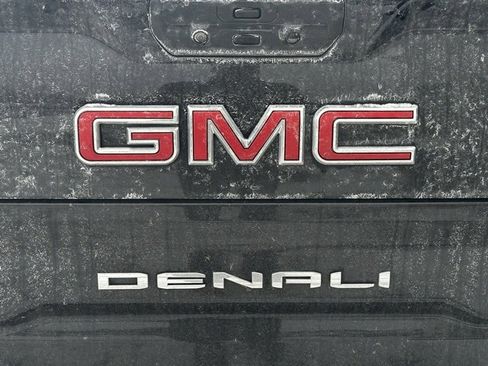 Used 2022 GMC Sierra 1500 Denali w/ Denali Premium Package image 3