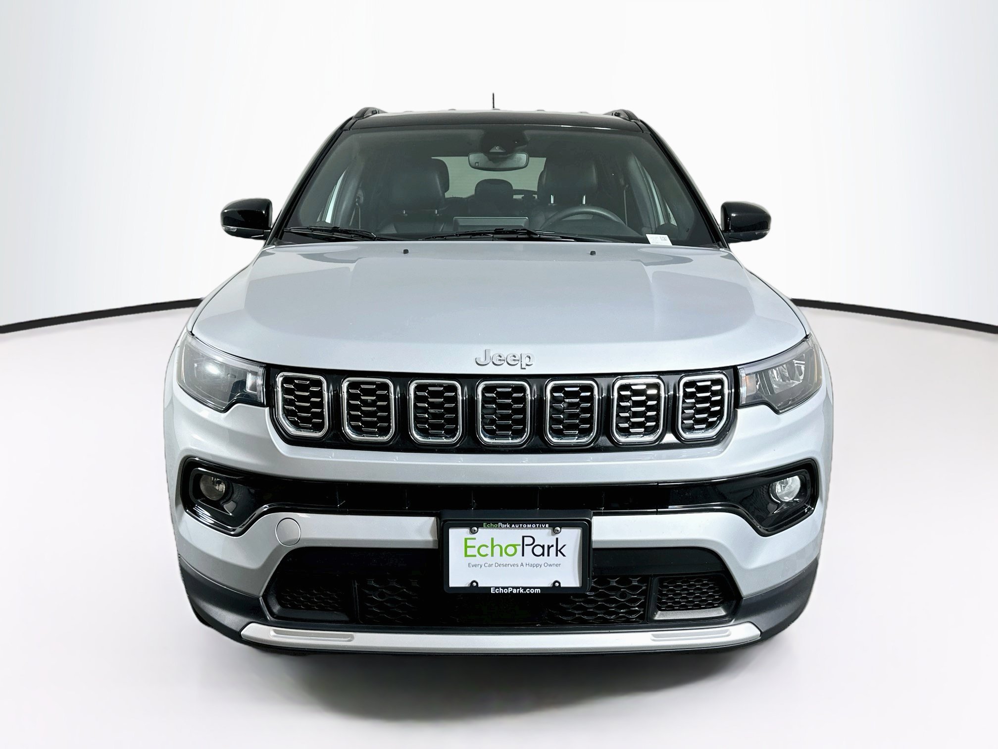 Used 2025 Jeep Compass Limited AWD/4WD image 2