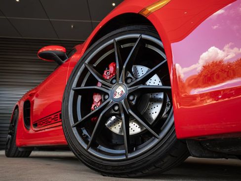 Certified 2018 Porsche 718 Cayman GTS RWD image 10