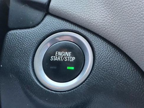 Used 2018 Chevrolet Equinox LS FWD image 27