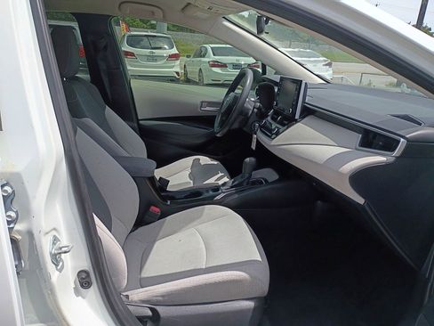 Used 2021 Toyota Corolla LE FWD image 19
