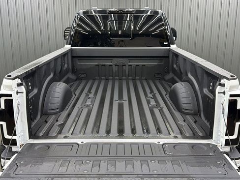 Used 2026 Ford F450 Platinum w/ FX4 Off-Road Package AWD/4WD image 13