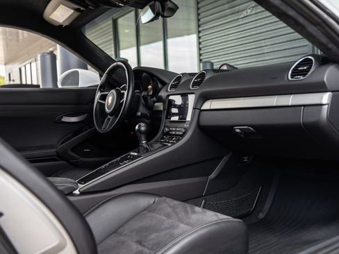 Certified 2020 Porsche 718 Cayman GT4 RWD image 48