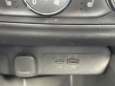 Certified 2024 Chevrolet Trax RS image 19