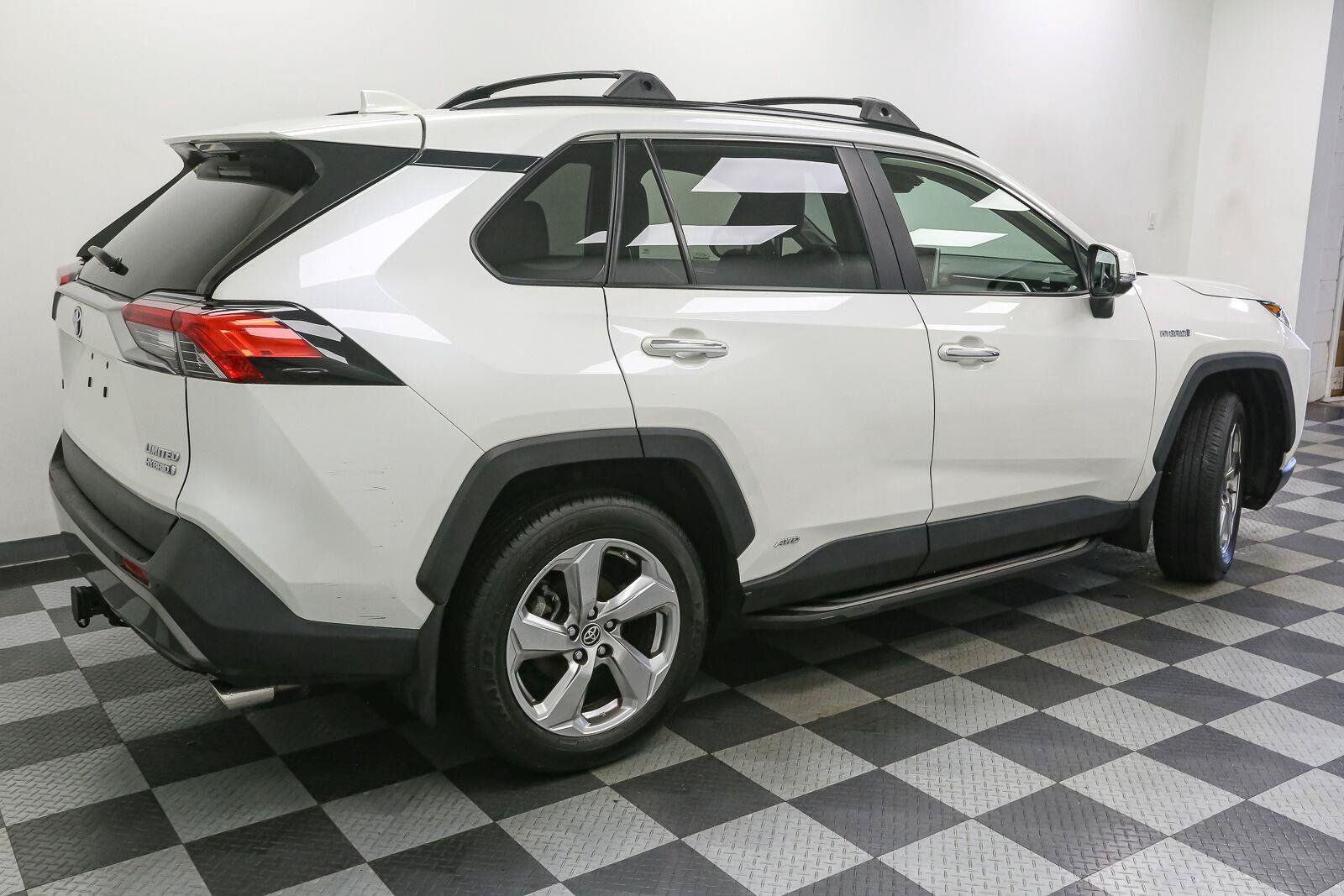 Used 2019 Toyota RAV4 Limited AWD/4WD image 9