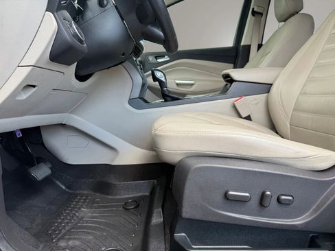 Used 2018 Ford Escape SEL image 15