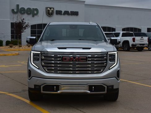 Used 2022 GMC Sierra 1500 Denali w/ Denali Reserve Package image 2