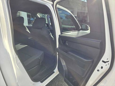 Certified 2025 Toyota Tacoma SR5 AWD/4WD image 14