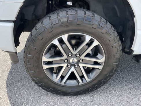 Used 2023 Ford F150 4x4 SuperCrew image 11