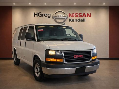 Used 2024 GMC Savana 2500 w/ Driver Convenience Package RWD image 3