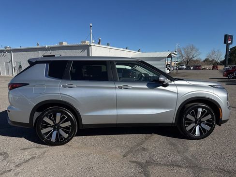New 2026 Mitsubishi Outlander SE FWD image 8