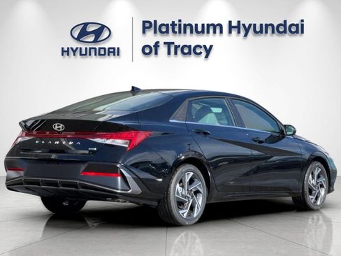 New 2026 Hyundai Elantra Limited FWD image 4