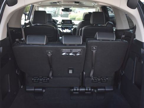 Used 2025 Honda Odyssey Elite image 19