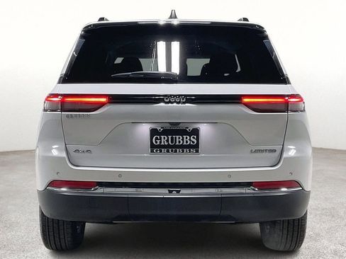 Used 2023 Jeep Grand Cherokee Limited image 6