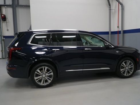 Used 2022 Cadillac XT6 Premium Luxury w/ Technology Package image 7