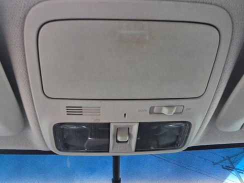Used 2011 Subaru Forester 2.5X Limited AWD/4WD image 22