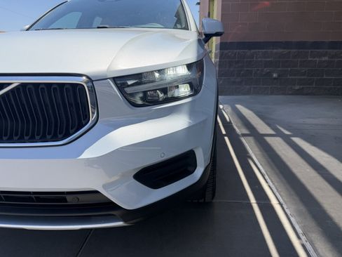 Used 2020 Volvo XC40 T5 Momentum w/ Protection Package Premier AWD/4WD image 11