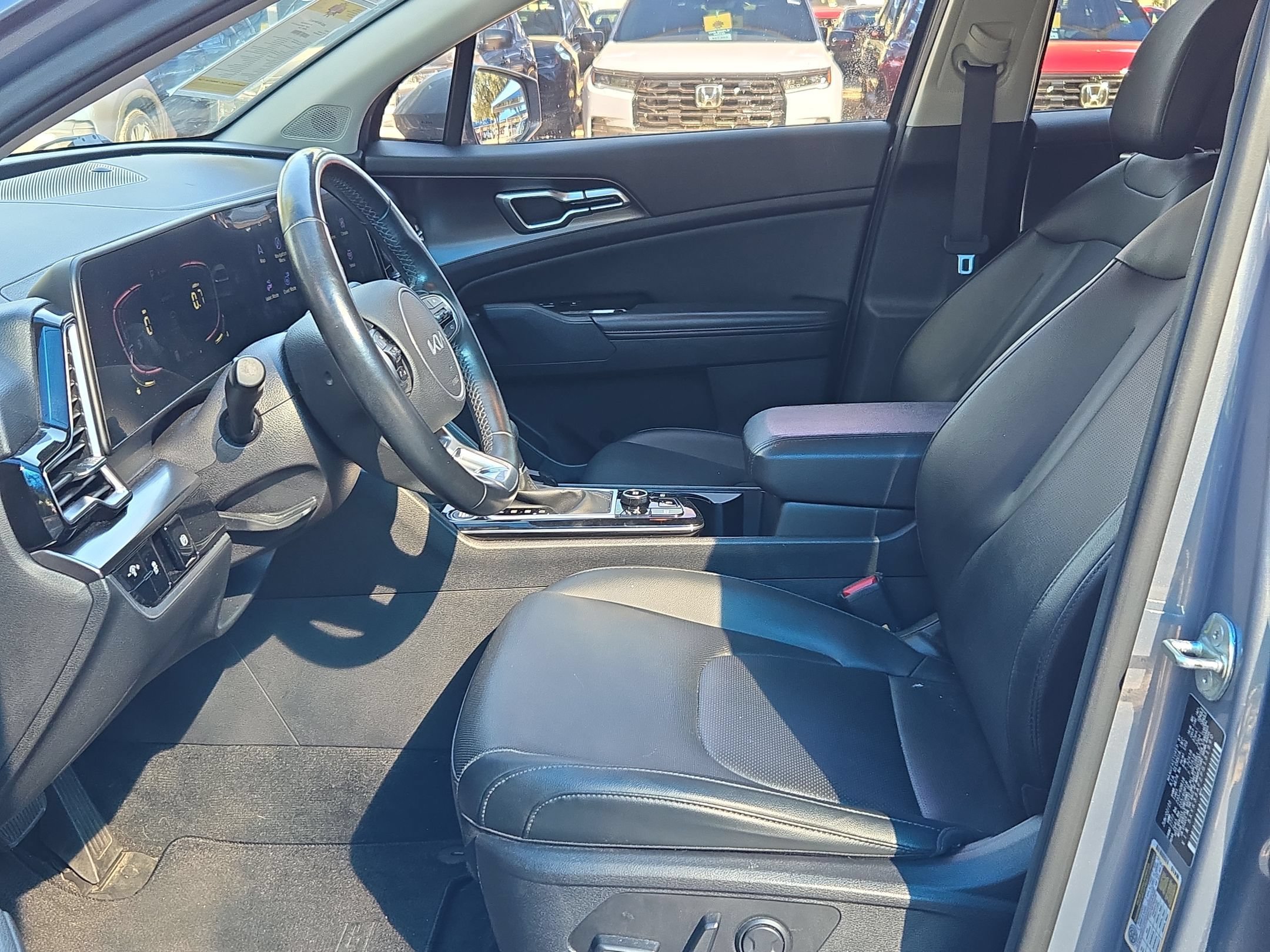 Used 2023 Kia Sportage EX FWD image 9